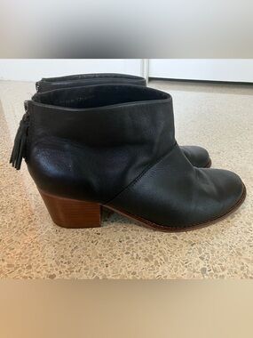 Toms black Leila ankle boots, women’s size 9